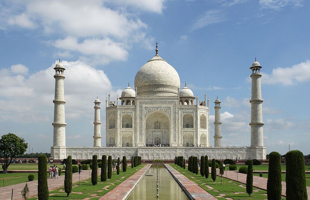 Facts about Taj Mahal in Hindi
